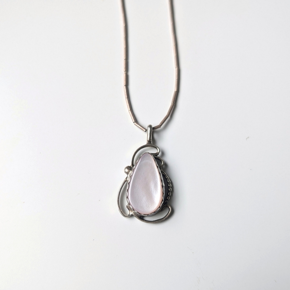 Vintage Sterling Silver Necklace Liquid Silver Mother Of Pearl Native American